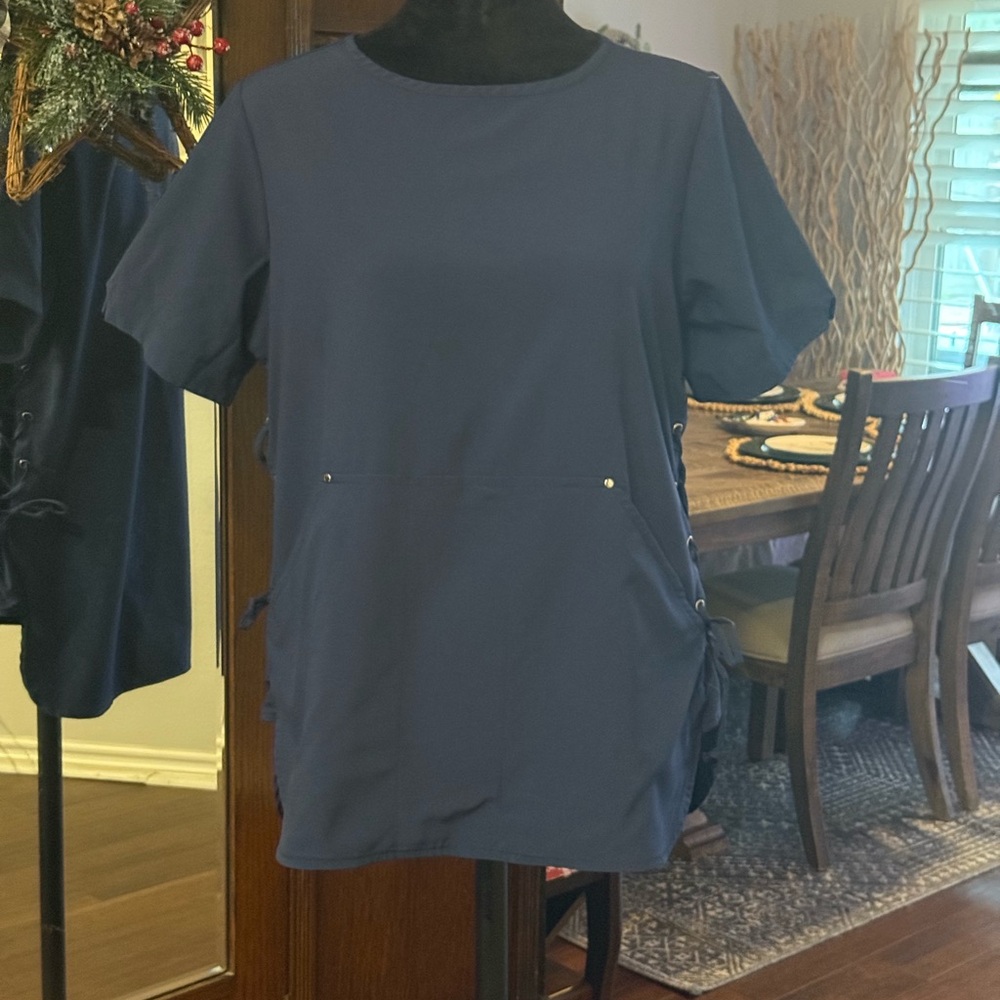 🛍️Butter Soft Easy Stretch Women's Navy Blue Short Sleeve Scrub Top